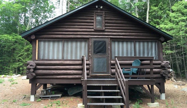 Great Pond Shoreline- Charming Log Cabin