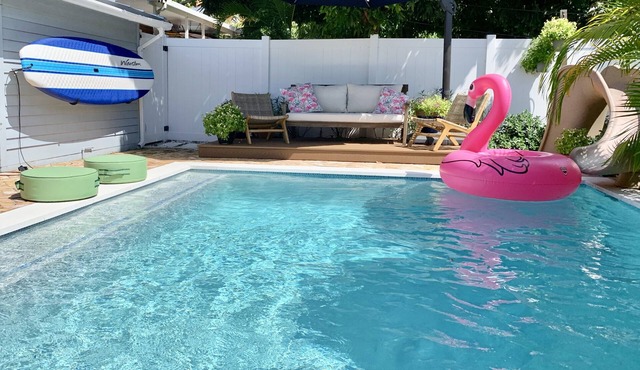 Great Pool House/Walk to Convention Center and Downtown