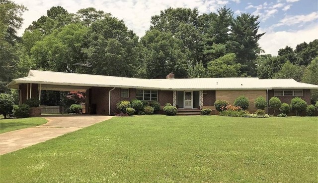 Great private home in convenient location