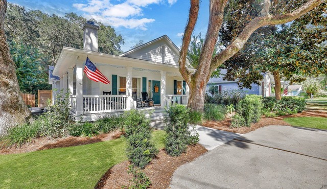 Great Quiet Neighborhood Location | Bike to Beach and Close to Shopping & Restaurants | Community Pool Access