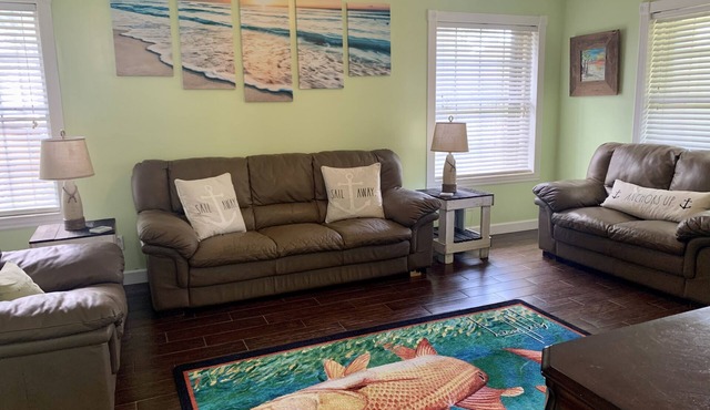 Great rates! 5 stars! Located in Eastpoint just minutes to SGI & Apalachicola