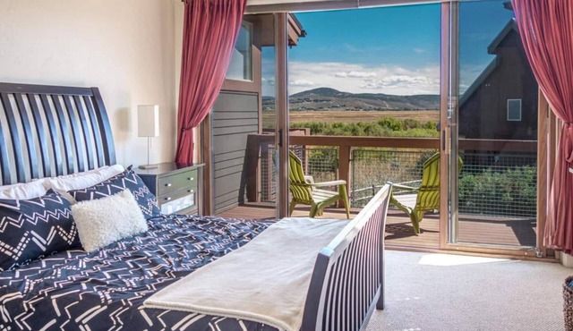 Great Rates, Hot Tub, Tranquil Views & Location