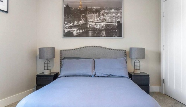 Great Rates - Spacious Townhouse in Altadore & More