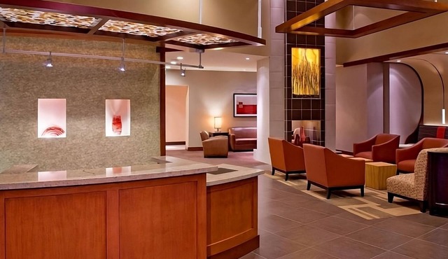 Great Relaxing Overnight Stay! Free Parking! Close to Gwinnett Place Mall!