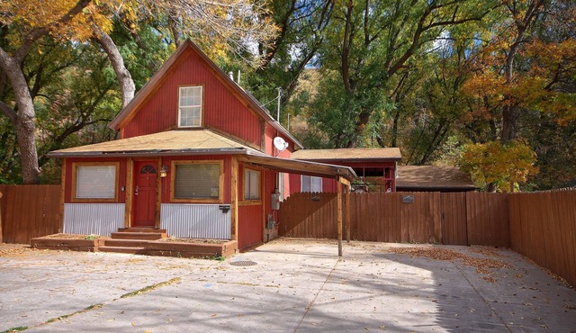 Great remodeled Downtown Manitou Springs Home Lic#9244