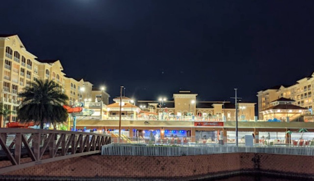 Great Resort minutes from Disney World, on Resort Restaurants, Waterparks,