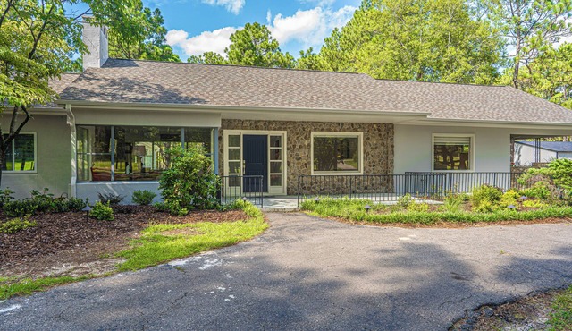 Great Reviews! Welcome Golfers & Families located on 5 Acres of Privacy!