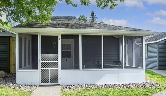 Great River Road Cabin on the Mississippi Backwaters Catfish Cabin