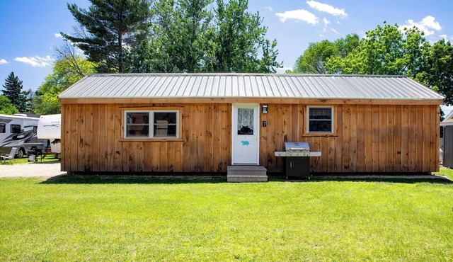Great River Road Cabin on the Mississippi Backwaters Eagle Cabin