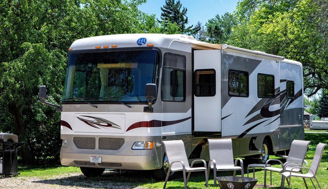 Great RIver Road Class A RV with campsite and full hookup on Mississippi backwaters