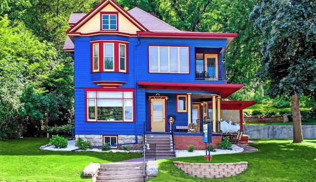 Great River Road - Victorian Historic Home (1898)