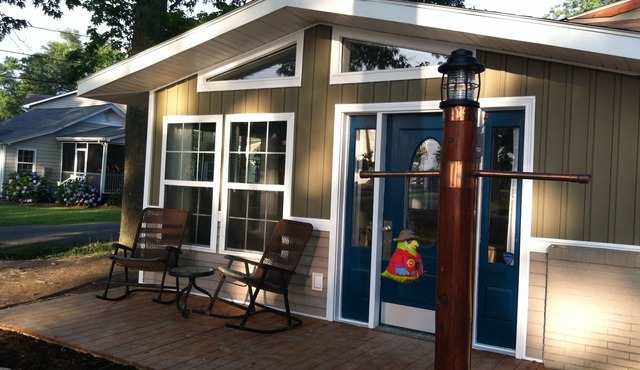 Great River Views, walk to Beach !