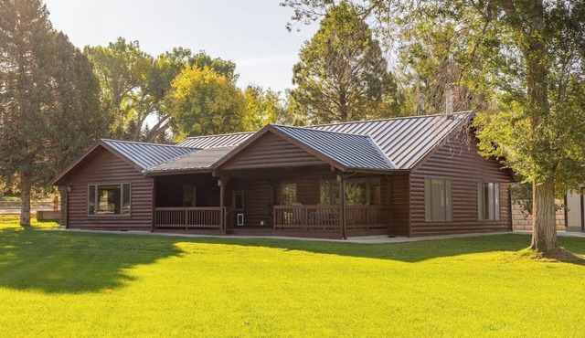 Great Shell Wyoming Escape- Large Family Retreat at the Base of the Bighorn Mountains