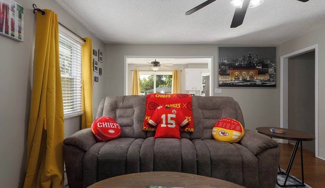 Great Space Sleeps8+4 KING beds+Fenced+Pets+FIFA26