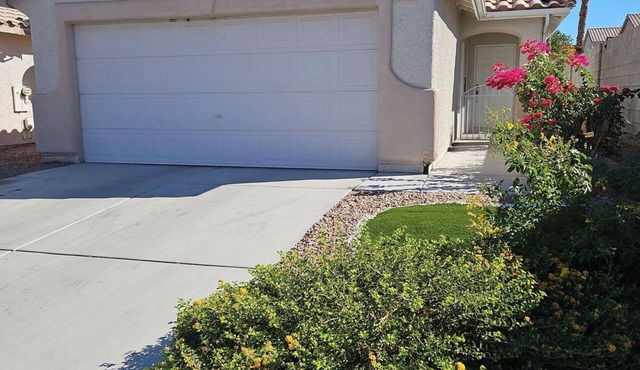Great Specials Now! PET Friendly, 2 Bedroom, 2 Bath Home, 10 min. from The Strip