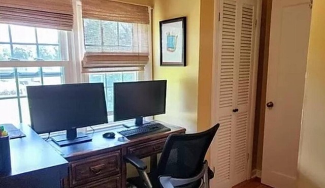 Great stay near Como Park and MN State Fair. Pet friendly. Safe and cozy.