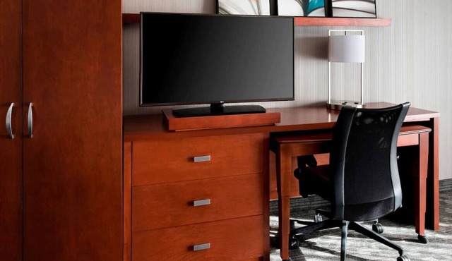 Great Suburban Location for Visits to NYC & Newark! 2 Units with FREE Parking!