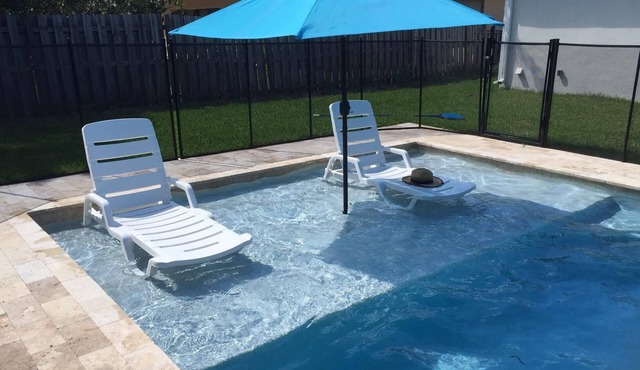 Great summer rates! 5 Star! Prime Location, Salt Water Heated Pool,