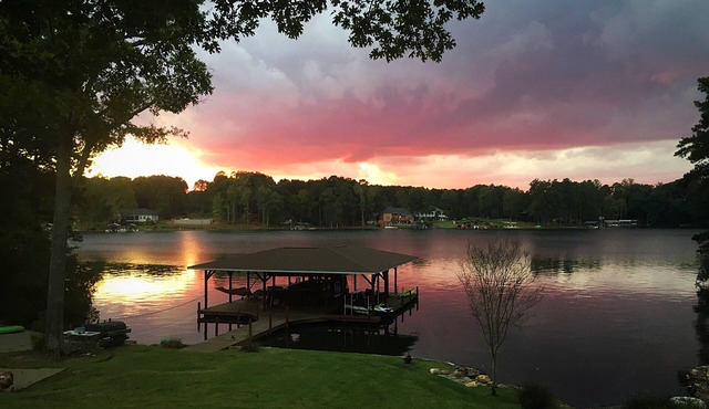 GREAT SUNSET 🛶 FISHING🐟 FIREPIT 🔥 PUTTINGGREEN ⛳️