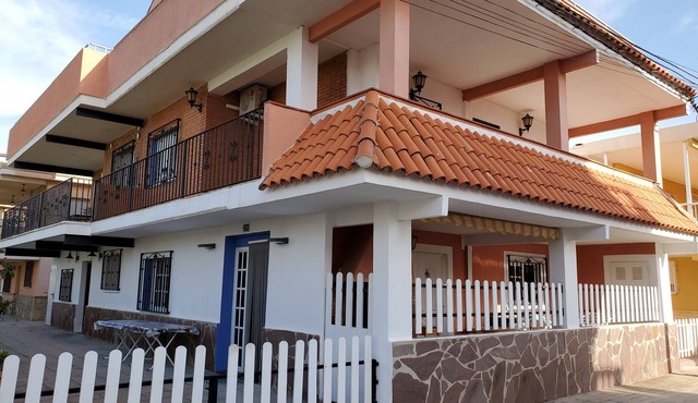 Great Townhouse 1st line beach Moncofar, Barbecue, Solarium and high speed WIFI