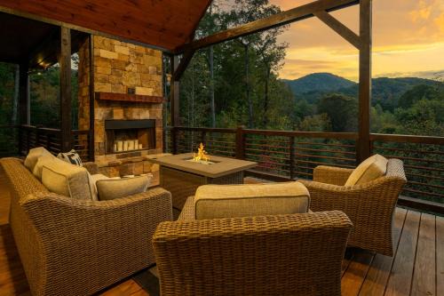 Great Trails Lodge - Luxury Mountain Cabin