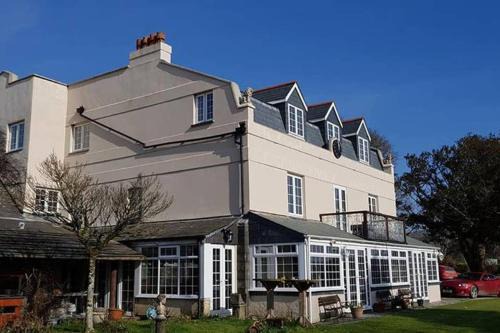 Great Trethew Manor Hotel & Restaurant