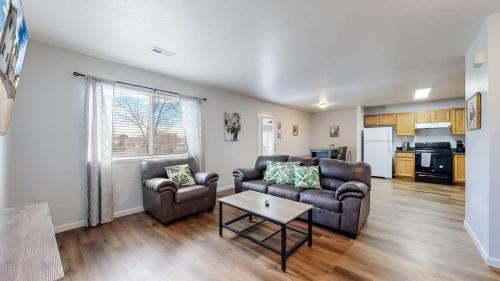 Great Two King Bed Rooms Near Airport Ideal Stay