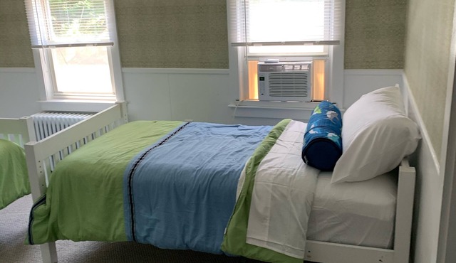 Great update 3 BR near ferry with pool