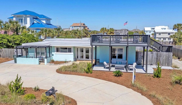 Great updated beach cottage! Just steps from the Gulf of Mexico!
