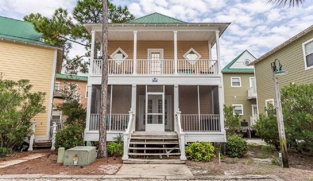 Great vacation get away. Private 2-Story, 2-Bedroom Villa, Cottage #3B
