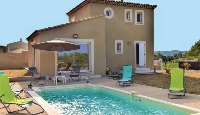 Great vacation home in an enclosed garden with large private pool.