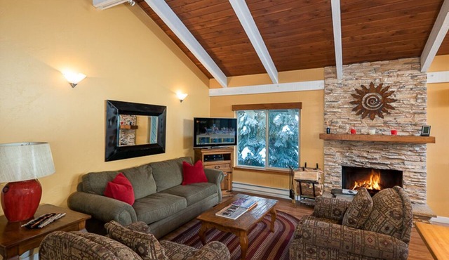 "Great Valley Digs" Short Walk to River Run, Town & Fishing