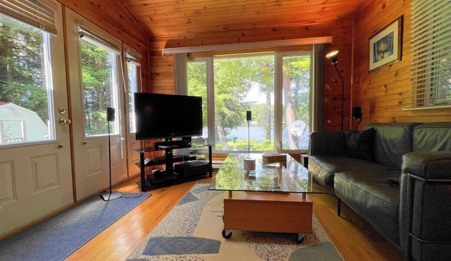 Great Value! Lasswade Lake Cottage Rental