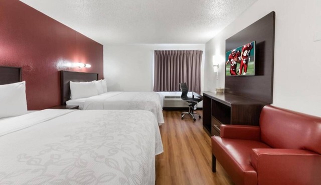 Great Value Room for Families w/Modern Touches Near Columbus’s Local Hotspots