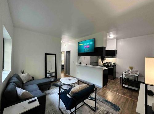 GREAT VALUE Stylish Queen Beds WD Free Park