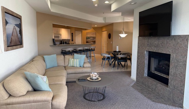Great view-Screened Deck, Must See! 'TopSider' 3-bed 3-bath