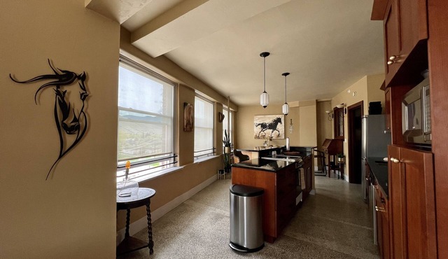 Great View! Wilma Building - Downtown Missoula