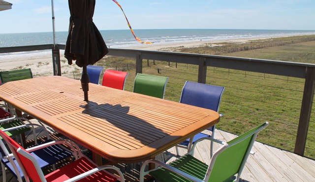 Great Views - 1 Min Walk to Beach - Sleeps 22 - Elevator