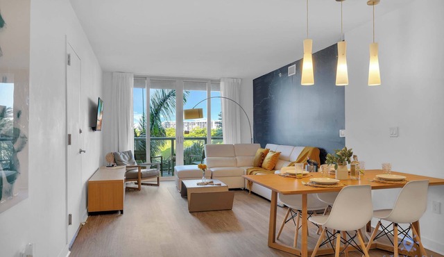 Great views Apartment with Pool & Balcony