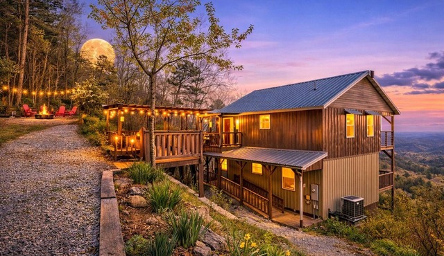 Great Views! Great Rates! King Bed, Firepit, Gas Grill, Dogs Free! Book Today!
