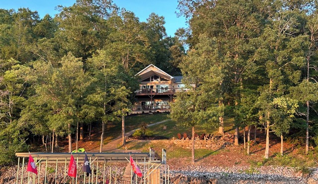 Great views, Top Rated Home on Big Creek, Norris Lake