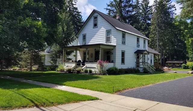 Great Village Getaway For family & Friends