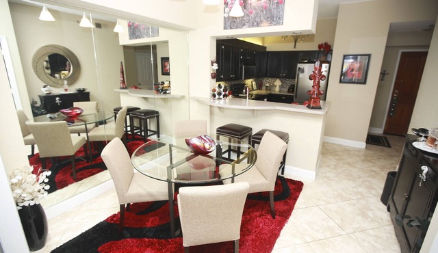 Great weekend get away overlooking Downtown Louisville, KY and the Ohio River