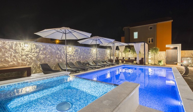 Grebastica Poolside Villa