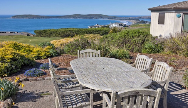 Grebe - Big 5 bedroom on the 8th fairway, great views.