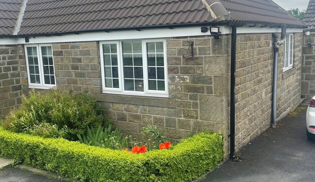 Green Acres apartment set in rural countryside. Sleeps 2