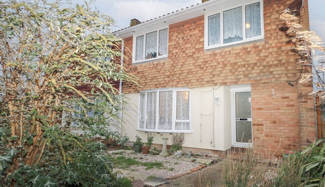 GREEN BANK, pet friendly, country holiday cottage in Dymchurch