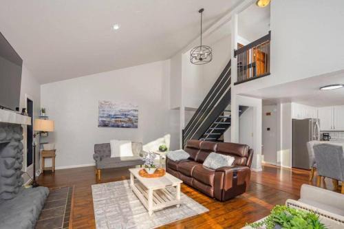 Green Bay Cozy home, 3 bed rooms, 6 beds, 2 bath