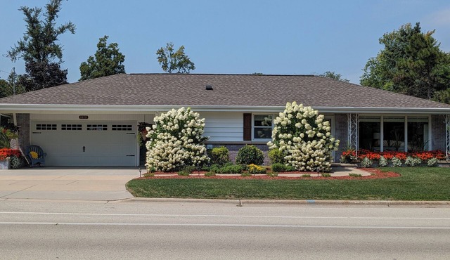 Green Bay Home, 6 minutes from Lambeau Field