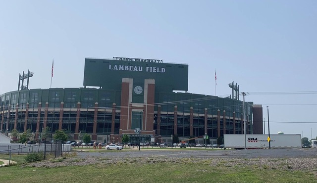 Green Bay Retreat Steps Away from Lambeau